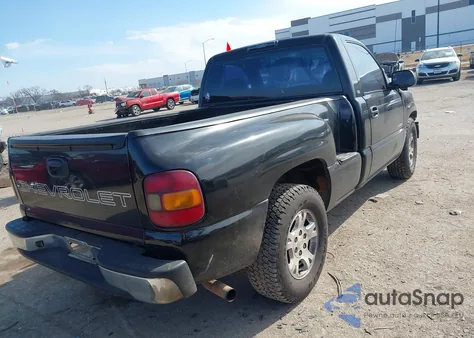 2002 Chevrolet Silverado 1500 z USA, uszkodzony, nr VIN 1GCEC14W82Z205064